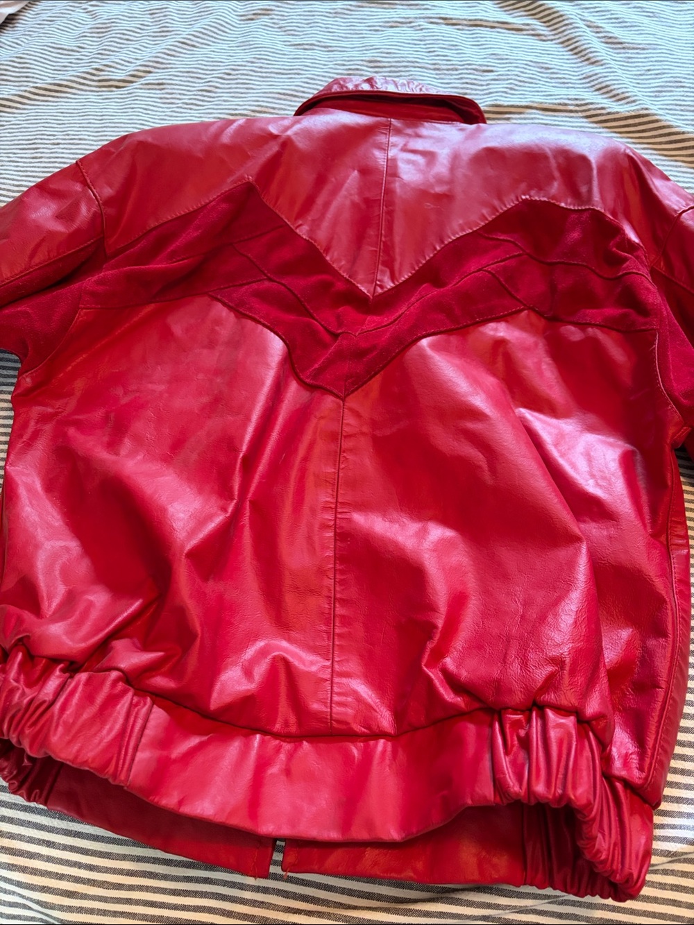 Women’s Red Chevron Zip-Front Bomber Jacket - Picture 3 of 8